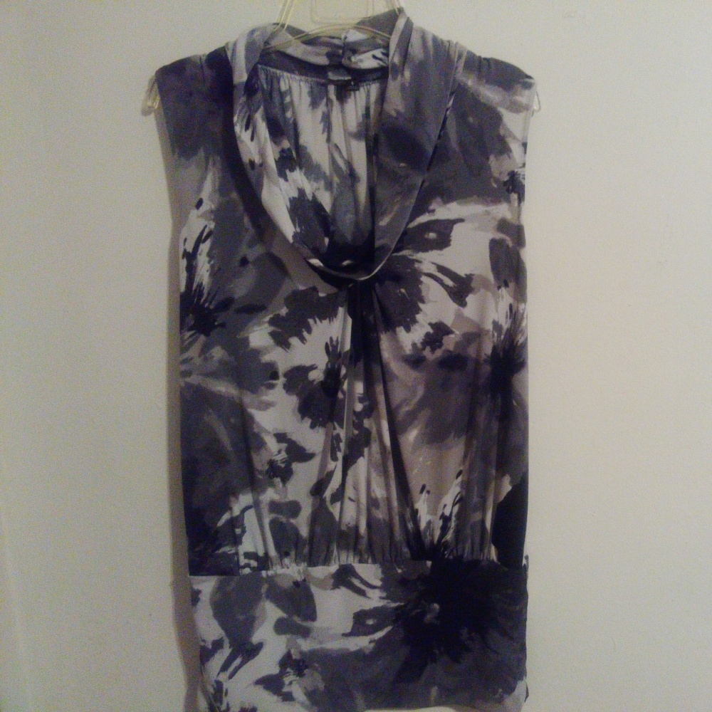 Express Women's Sleeveless Tunic Size small.